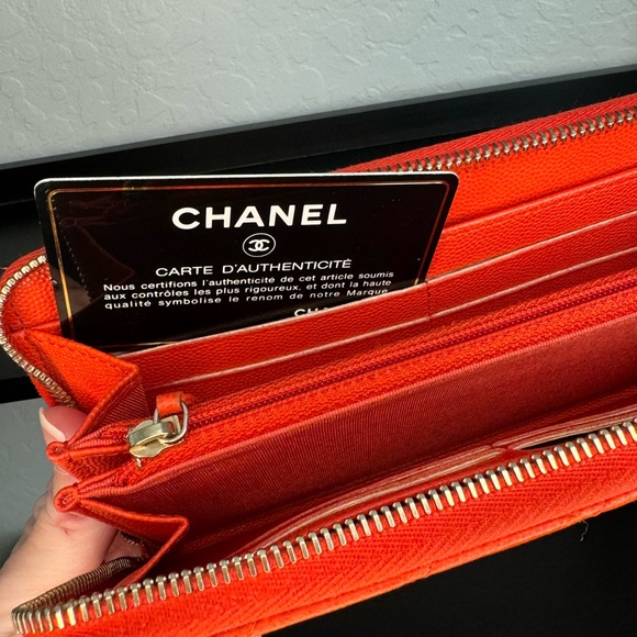 CHANEL Classic long zipped wallet w/dust bag - Picture 8 of 8